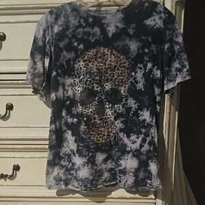 Women's Tie-Dye Skull Graphic Tee in Black and White